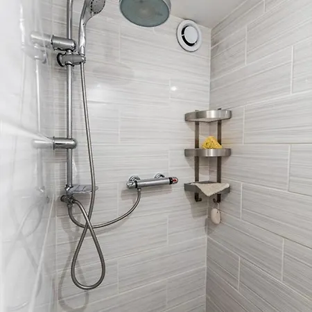 D2 Luxury Mountain View Sleeps 12 Coffee Apartment *