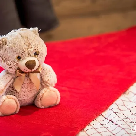 D2 Luxury Mountain View Sleeps 12 Coffee