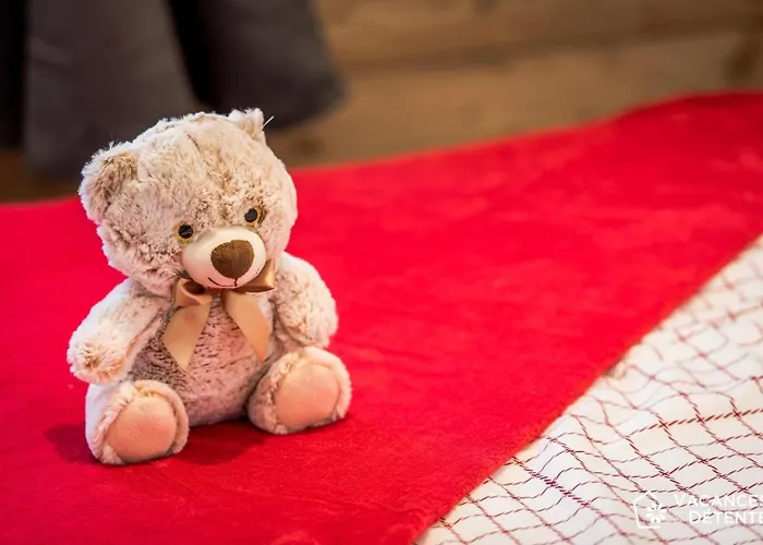 D2 Luxury Mountain View Sleeps 12 Coffee